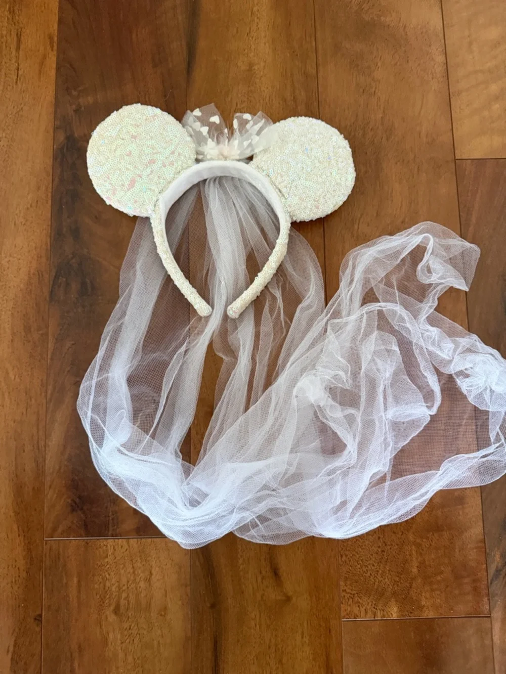 Disney Parks Minnie Mouse Sequined Bridal Wedding Headband - Picture 2 of 4